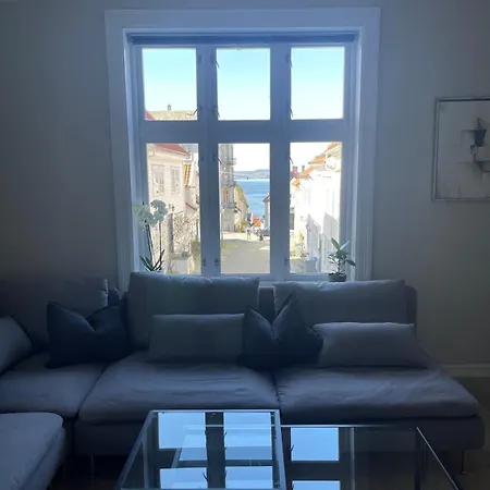 Charming House With Roof Terrace And Sea View * Μπέργκεν