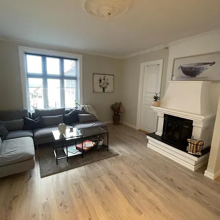 Charming House With Roof Terrace And Sea View Leilighet Bergen