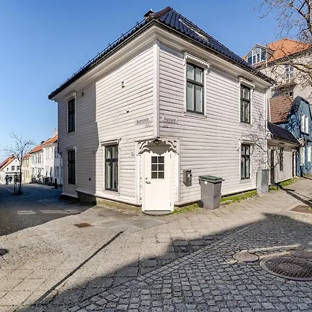 Skuteviken House *